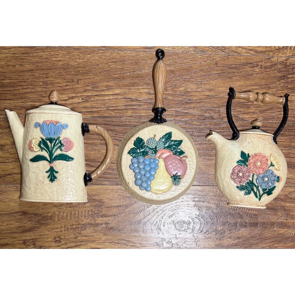 Homco Kitchen Painted Wall Decor Plastic Teapot Skillet Coffee Pot Vintage USA
